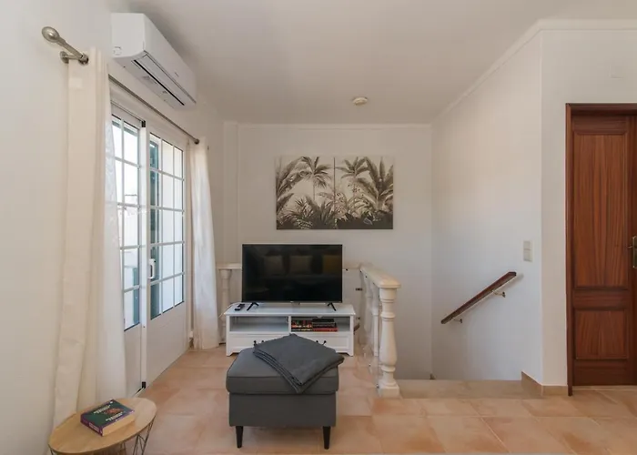 Casa Oceanus - 2bdr W Pool & Relaxing Balcony - 5 Mins Downtown