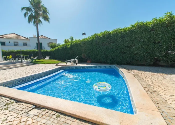 Casa Oceanus - 2bdr W Pool & Relaxing Balcony - 5 Mins Downtown