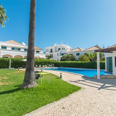 Casa Oceanus - 2bdr W Pool & Relaxing Balcony - 5 Mins Downtown